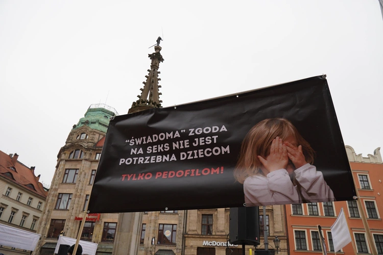 Manifestacja "Tak dla edukacji, nie dla deprawacji"