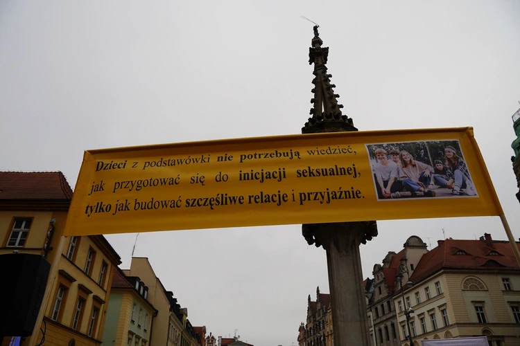 Manifestacja "Tak dla edukacji, nie dla deprawacji"
