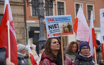 "Tak dla edukacji, nie dla deprawacji". Manifestacja we Wrocławiu