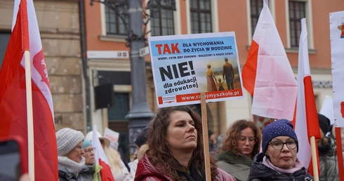 "Tak dla edukacji, nie dla deprawacji". Manifestacja we Wrocławiu