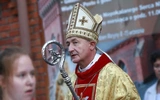 Trwamy w duchowej łączności z papieżem