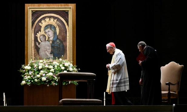 Kard. Parolin na Placu św. Piotra: niech Maryja Uzdrowienie Chorych wspiera Ojca Świętego