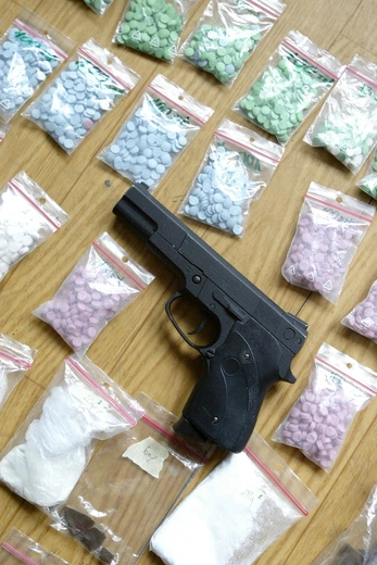 Siemoniak: zagraniczne gangi próbują wejść do Polski