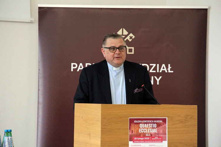 Nie ochrzczą dzieci, dopóki rodzice nie wezmą ślubu. "To niedopuszczalne"
