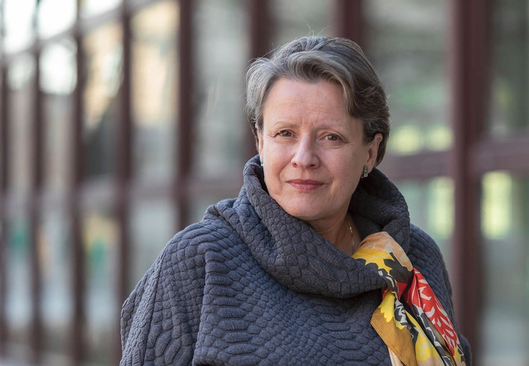 Izabela Drobotowicz-Orkisz aktorka teatralna i filmowa, absolwentka PWST w Krakowie. Zagrała jedną z głównych ról w filmach „Dziewczęta z Nowolipek”  i „Rajska jabłoń”. Pracowała w teatrach Wybrzeże, Atelier i Bucleina. Od 2001 r. prowadzi autorski Teatr Hagiograf  im. św. Teresy z Lisieux, tworzy scenariusze i reżyseruje.