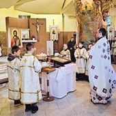 Podczas wspólnej modlitwy.