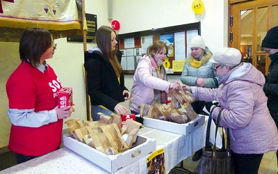 Parafianie chętnie otwierali portfele, by wesprzeć pracę misjonarzy.