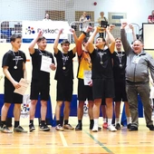 Zwycięska drużyna najstarszych zawodników – z Pietrzykowic.