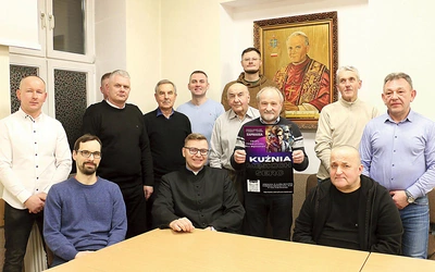 	Moderatorem grupy jest ks. Daniel Wiecheć.