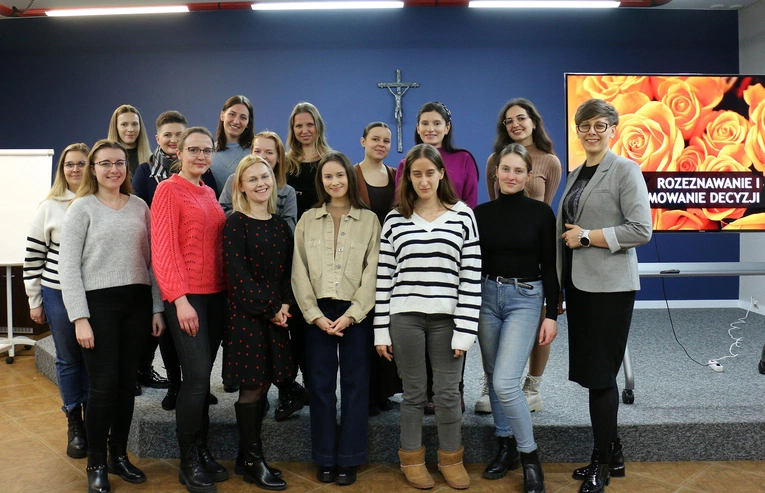 	Słuchaczki z siostrą Anitą.