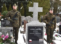 Ludwik Sarrazin zmarł 4 lipca 1963 roku.