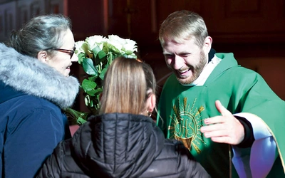 Oczywiście, jak na prymicje przystało, nie zabrakło życzeń od najbliższych i wspólnot parafialnych.