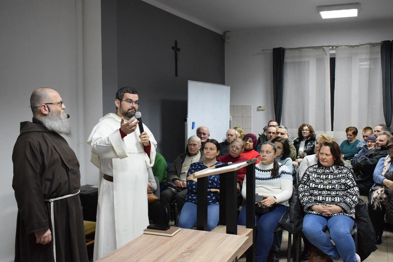 	Pierwsze spotkanie cieszyło się dużym zainteresowaniem.