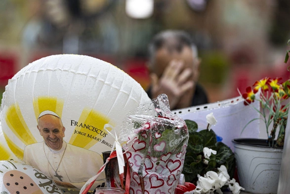 Środowy poranny komunikat o stanie papieża i południowy nowy biuletyn prasowy