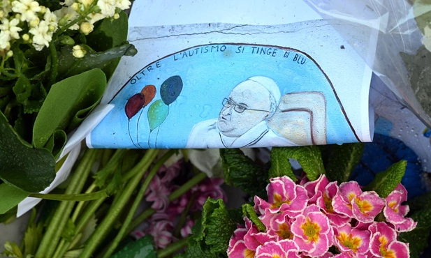 Dobre wieści z Rzymu. Stan zdrowia papieża się poprawia. Ustąpiła łagodna niewydolność nerek