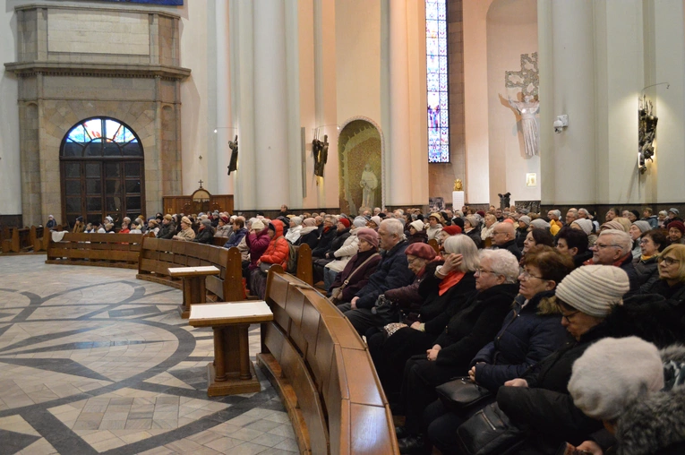 Dekanaty pielgrzymowały do katedry