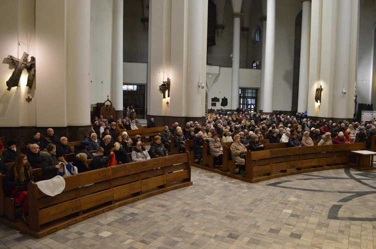 Dekanaty pielgrzymowały do katedry