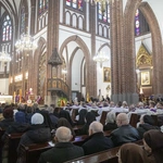 Pogrzeb bp. Kazimierza Romaniuka, cz. 1