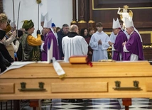 Pogrzeb bp. Kazimierza Romaniuka, cz. 1