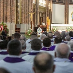 Pogrzeb bp. Kazimierza Romaniuka, cz. 1