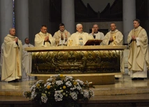 Pielgrzymka dekanatów do katowickiej katedry