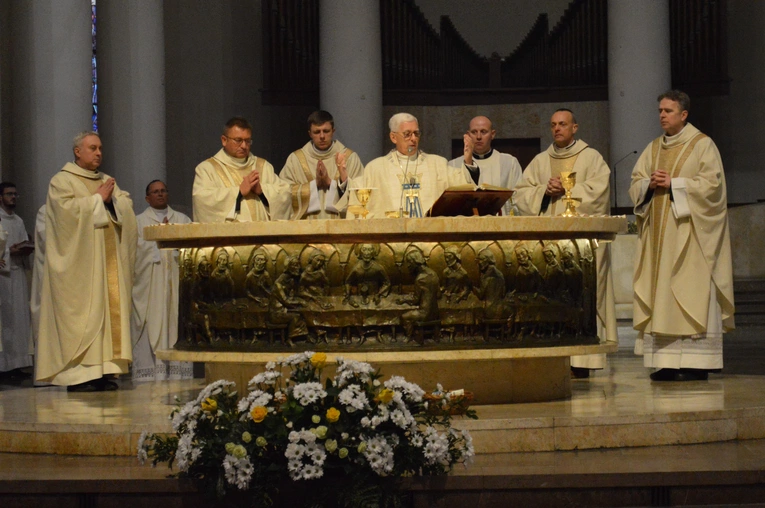 Pielgrzymka dekanatów do katowickiej katedry