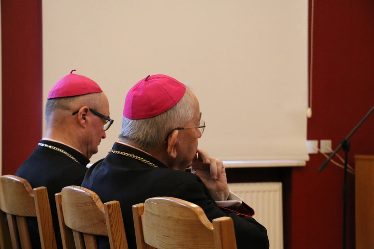 Płock. Konferencja naukowa dedykowana bp. Romanowi Marcinkowskiemu
