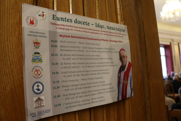 Płock. Konferencja naukowa dedykowana bp. Romanowi Marcinkowskiemu