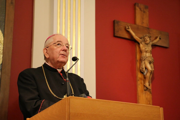 Płock. Konferencja naukowa dedykowana bp. Romanowi Marcinkowskiemu