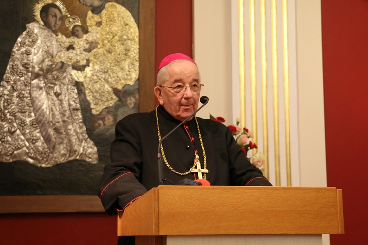 Płock. Konferencja naukowa dedykowana bp. Romanowi Marcinkowskiemu