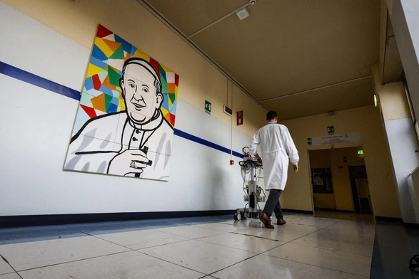 Klinika Gemelli: spokojna noc Papieża Franciszka