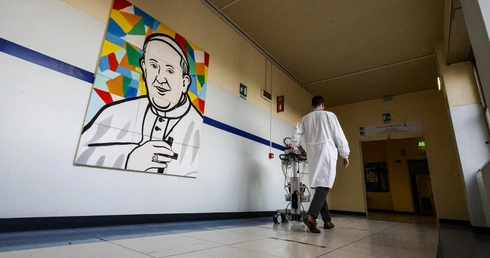 Klinika Gemelli: spokojna noc Papieża Franciszka