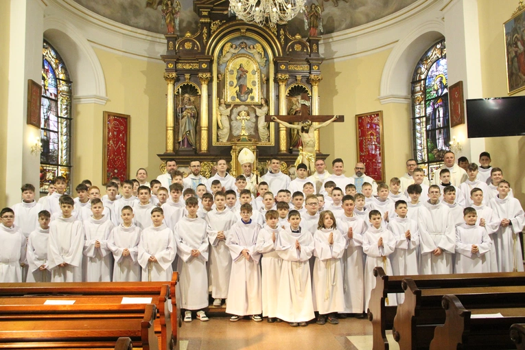 Pan Jezus i dzisiaj przyprowadza dzieci do Siebie