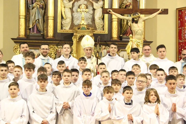 Mystków. Błogosławieństwo nowych lektorów dekanatu Nowy Sącz-Wschód
