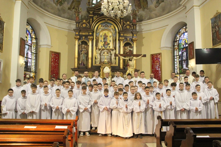 Mystków. Błogosławieństwo nowych lektorów dekanatu Nowy Sącz-Wschód