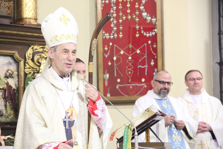 Mystków. Błogosławieństwo nowych lektorów dekanatu Nowy Sącz-Wschód