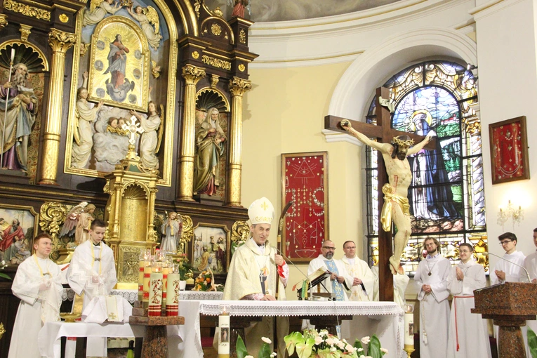 Mystków. Błogosławieństwo nowych lektorów dekanatu Nowy Sącz-Wschód