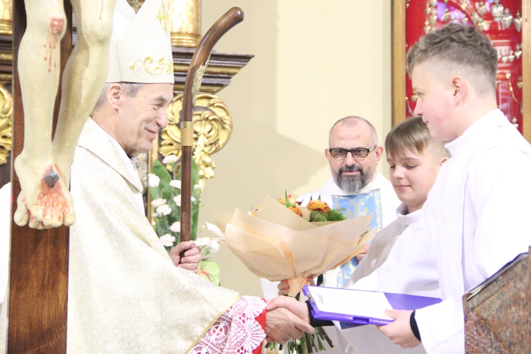 Mystków. Błogosławieństwo nowych lektorów dekanatu Nowy Sącz-Wschód