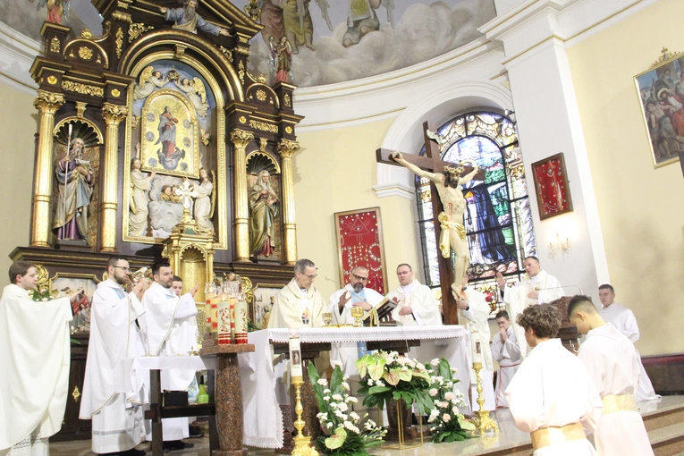 Mystków. Błogosławieństwo nowych lektorów dekanatu Nowy Sącz-Wschód