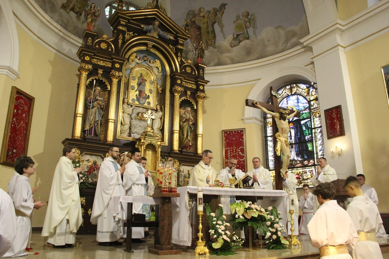 Mystków. Błogosławieństwo nowych lektorów dekanatu Nowy Sącz-Wschód