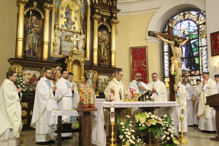 Mystków. Błogosławieństwo nowych lektorów dekanatu Nowy Sącz-Wschód