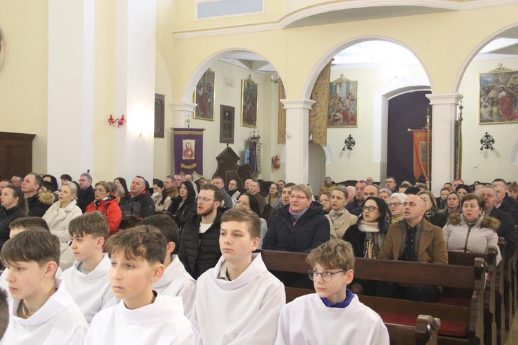 Mystków. Błogosławieństwo nowych lektorów dekanatu Nowy Sącz-Wschód