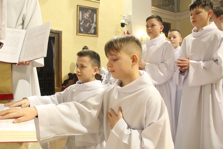 Mystków. Błogosławieństwo nowych lektorów dekanatu Nowy Sącz-Wschód