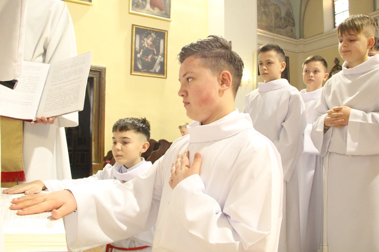 Mystków. Błogosławieństwo nowych lektorów dekanatu Nowy Sącz-Wschód