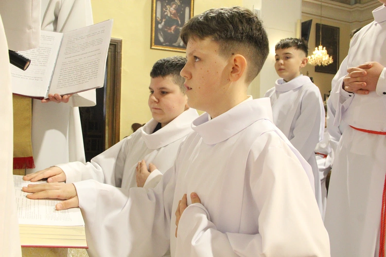 Mystków. Błogosławieństwo nowych lektorów dekanatu Nowy Sącz-Wschód