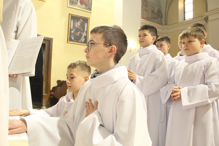 Mystków. Błogosławieństwo nowych lektorów dekanatu Nowy Sącz-Wschód