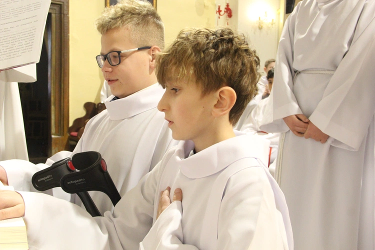 Mystków. Błogosławieństwo nowych lektorów dekanatu Nowy Sącz-Wschód