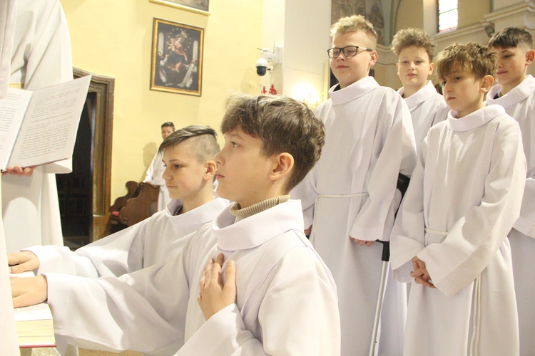 Mystków. Błogosławieństwo nowych lektorów dekanatu Nowy Sącz-Wschód