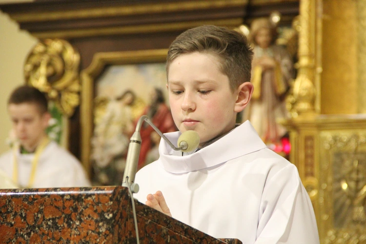 Mystków. Błogosławieństwo nowych lektorów dekanatu Nowy Sącz-Wschód