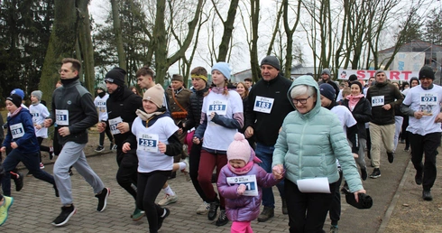 W Zduńskiej Dąbrowie po raz siódmy odbył się Biegu Tropem Wilczym.